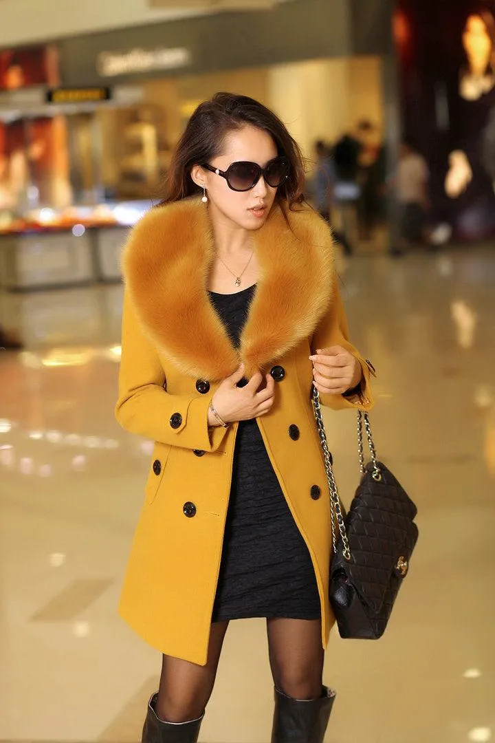 DOUBLE-BREASTED WOOL COAT WITH FUR COLLAR