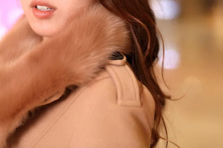 DOUBLE-BREASTED WOOL COAT WITH FUR COLLAR