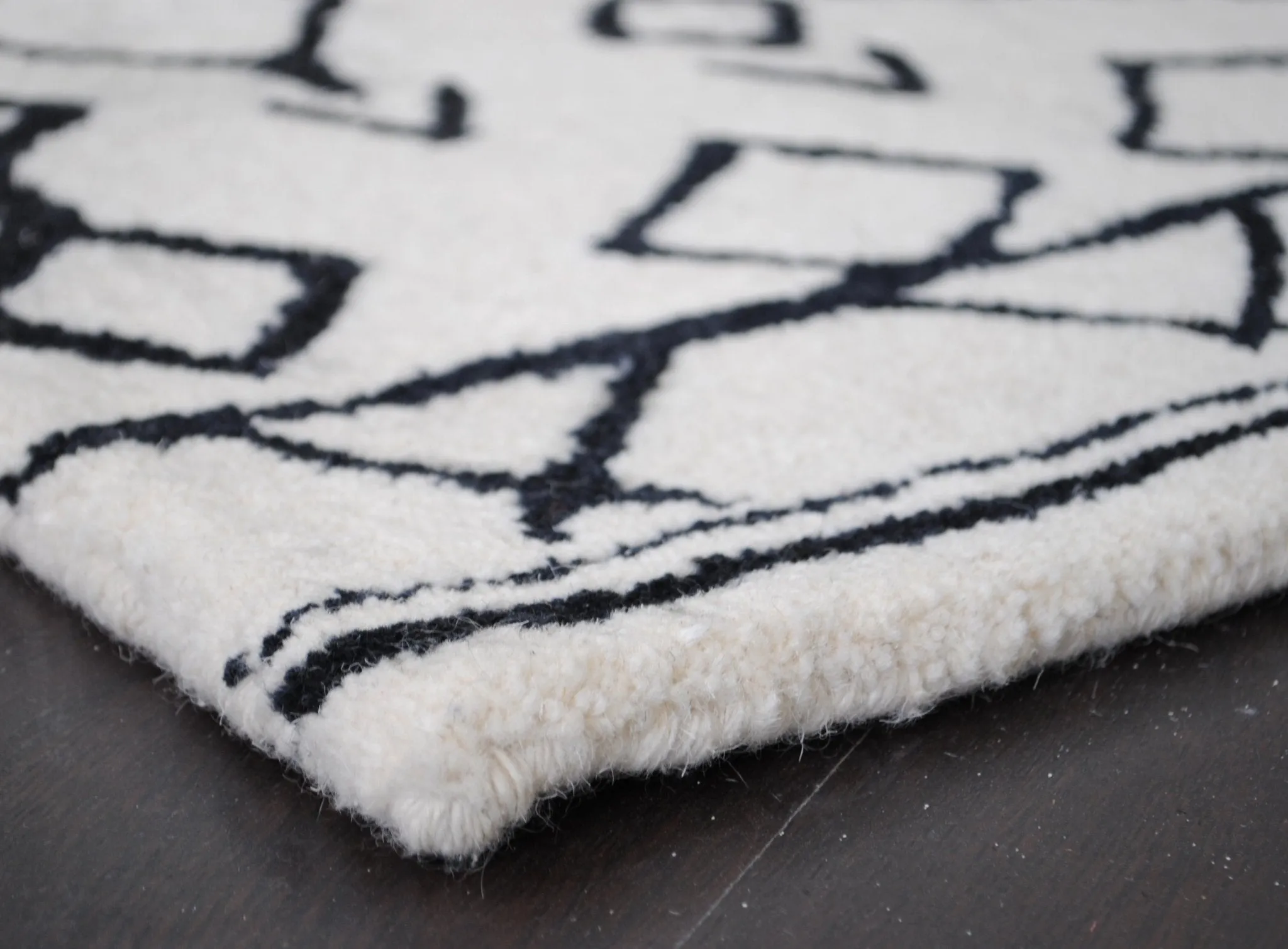 ENRICA HANDTUFTED WOOL CARPET