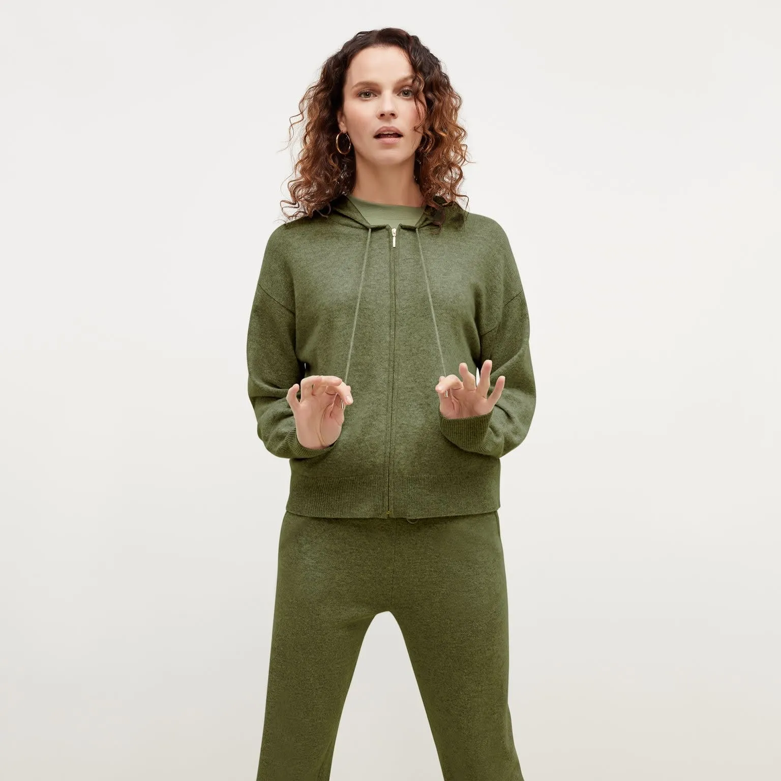 Judith Hoodie - Cashmere :: Olive