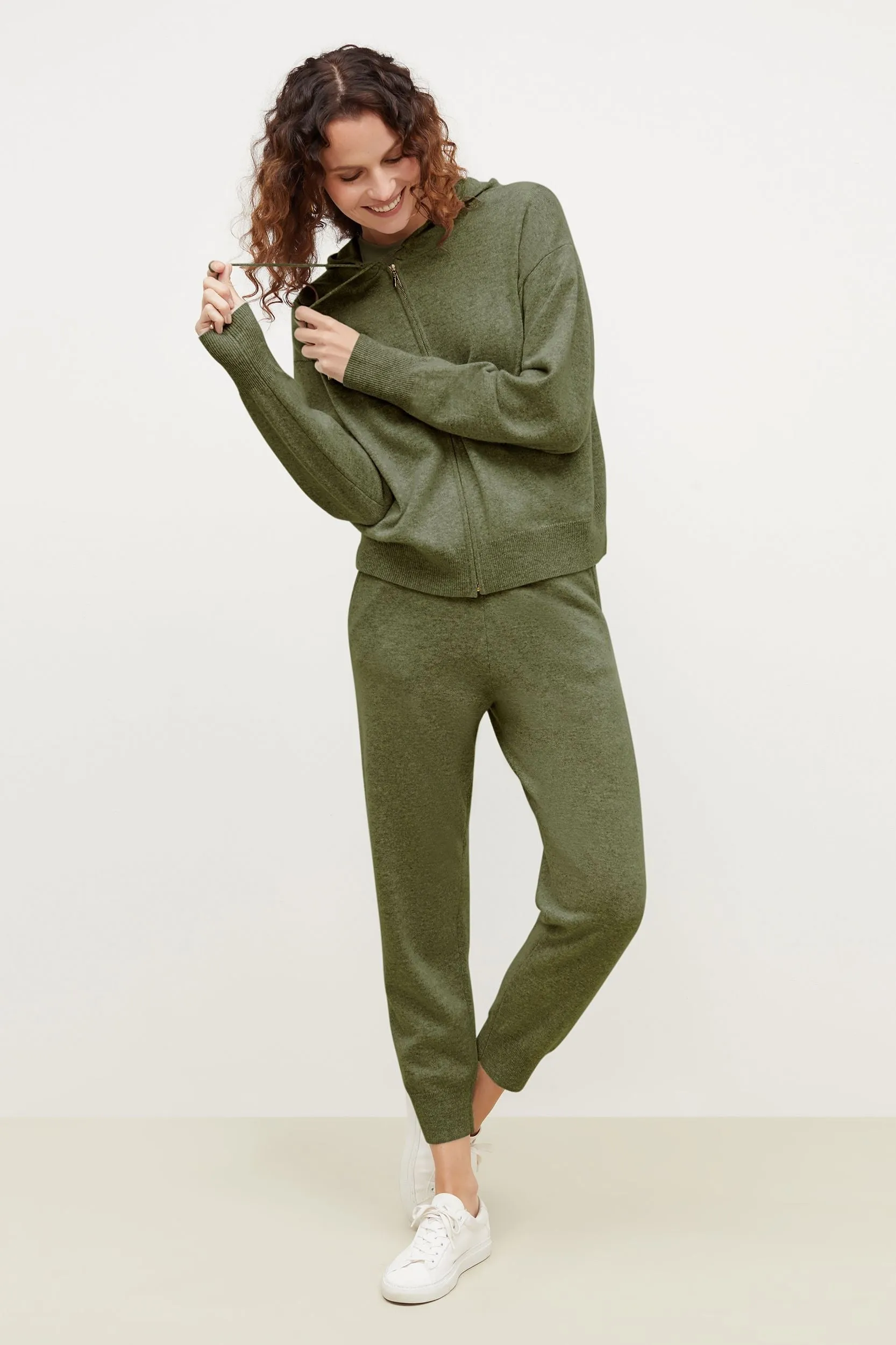 Judith Hoodie - Cashmere :: Olive