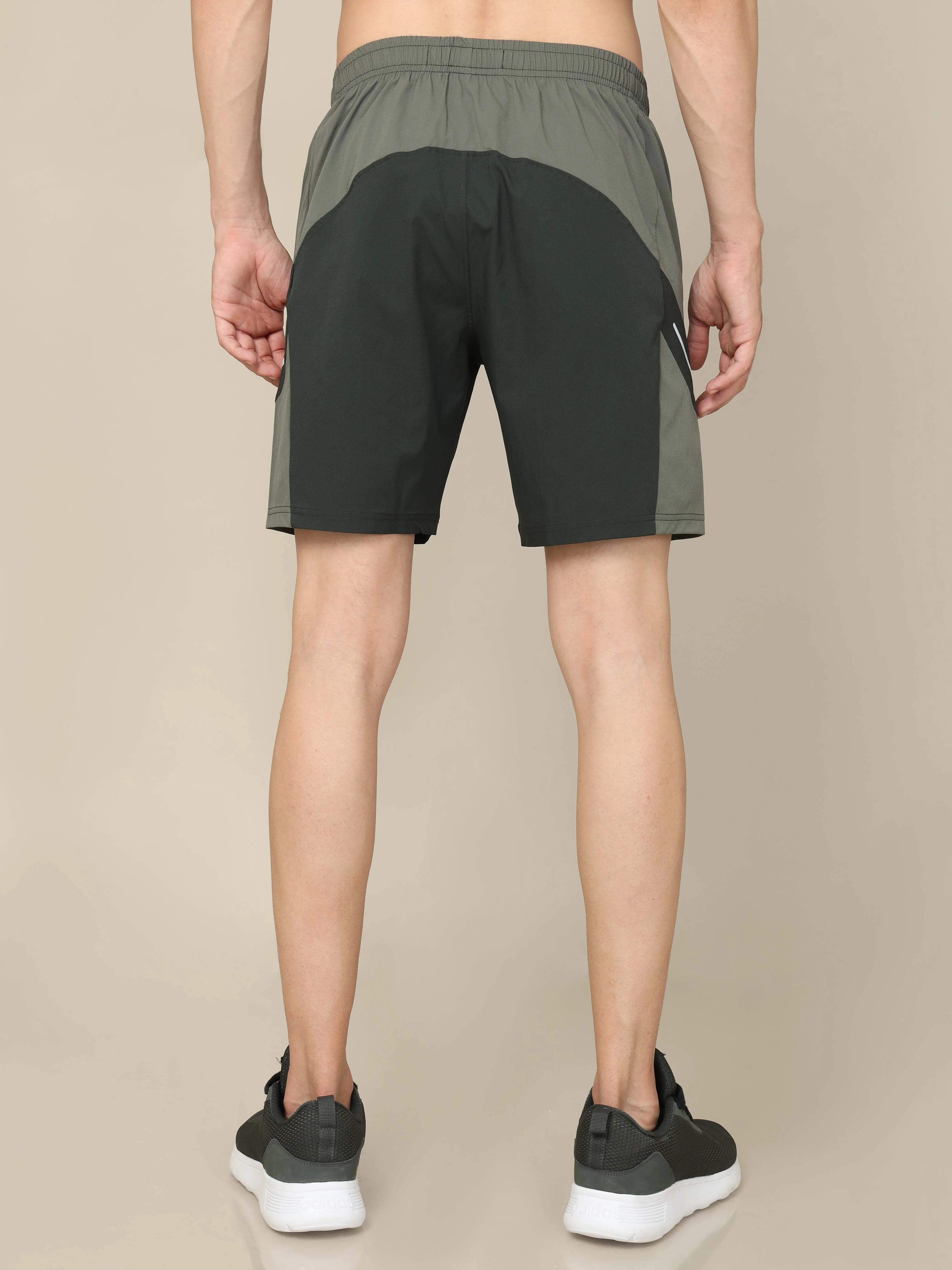 Men Colorblock Slim Fit Shorts with Lytra