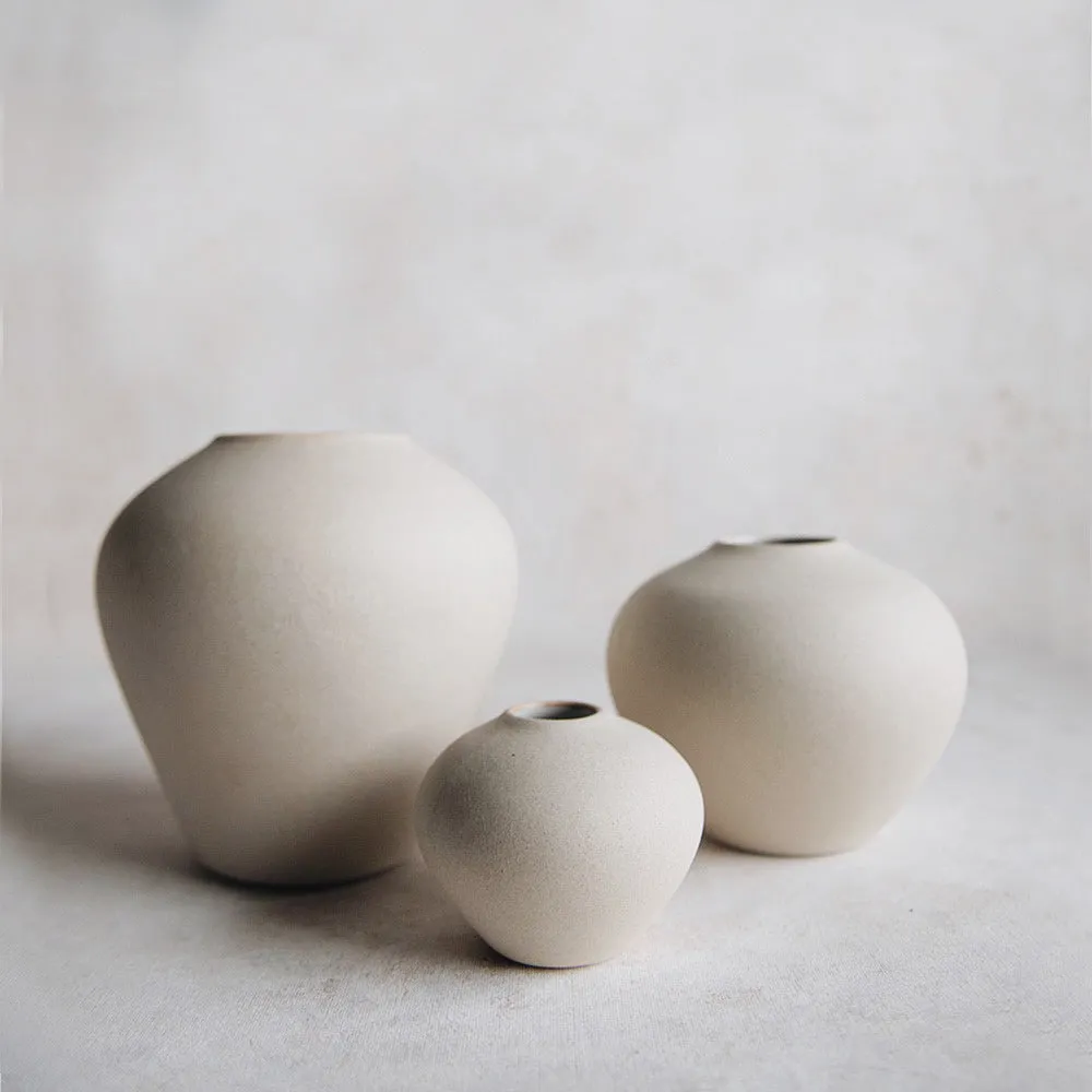 Minimal Classic Stoneware Vase